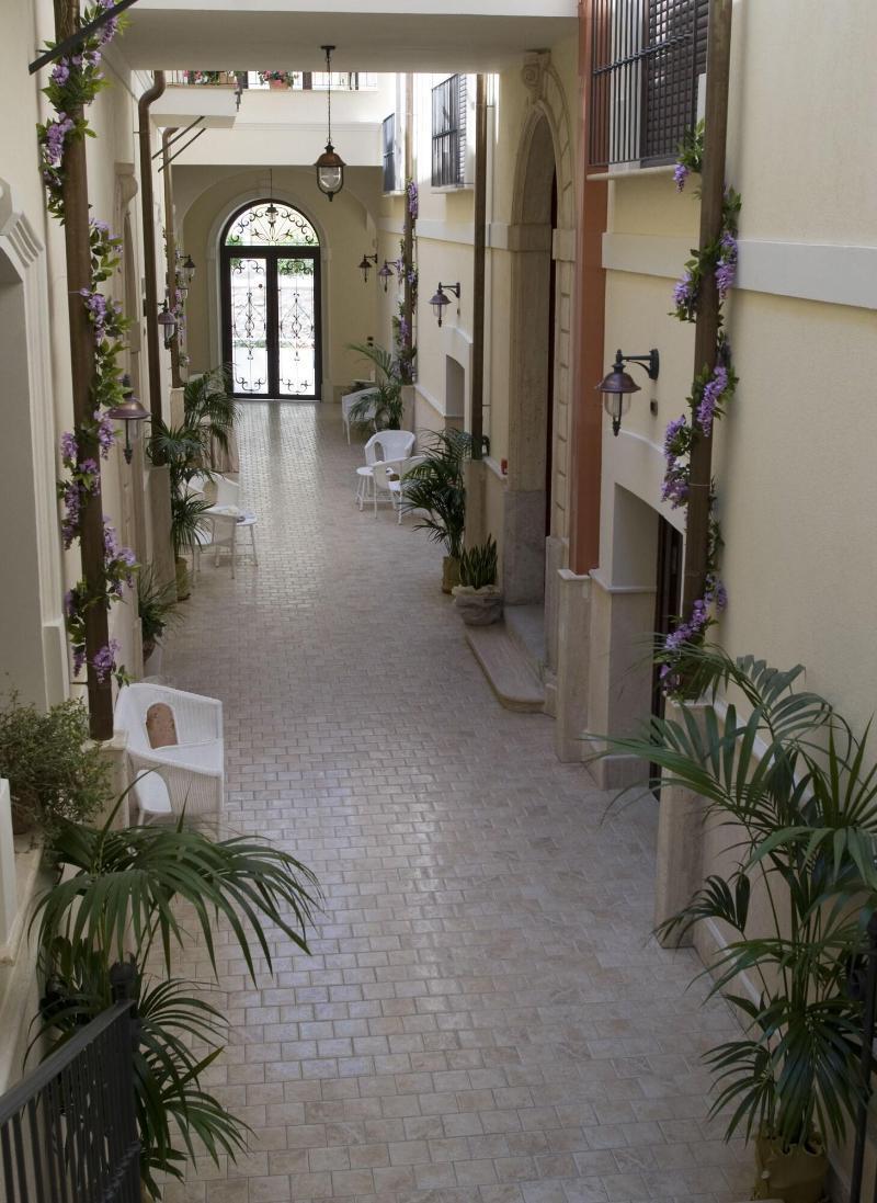 Aparthotel Palazzo Reginella Bovalino Marina Exterior foto