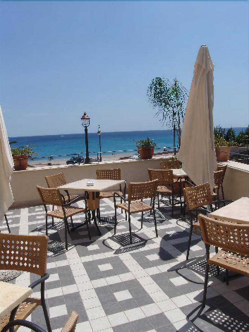 Aparthotel Palazzo Reginella Bovalino Marina Exterior foto