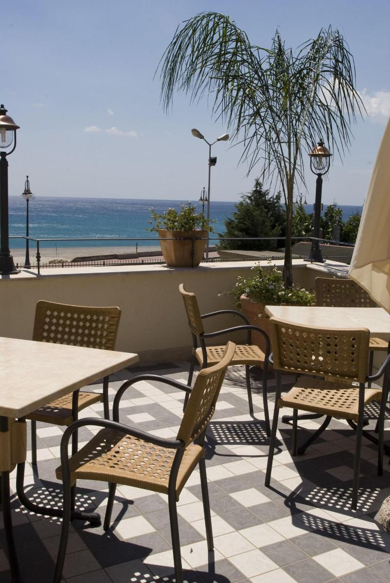 Aparthotel Palazzo Reginella Bovalino Marina Exterior foto