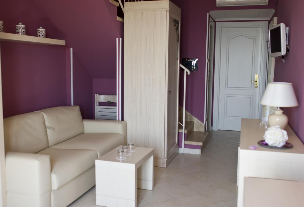 Aparthotel Palazzo Reginella Bovalino Marina Zimmer foto