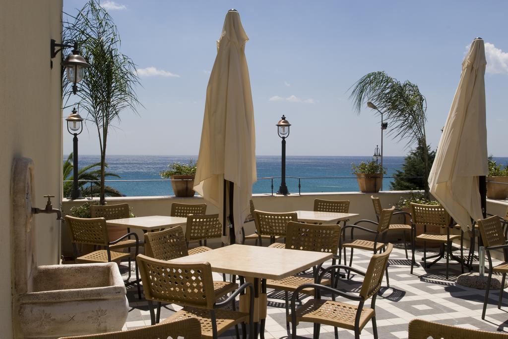 Aparthotel Palazzo Reginella Bovalino Marina Exterior foto