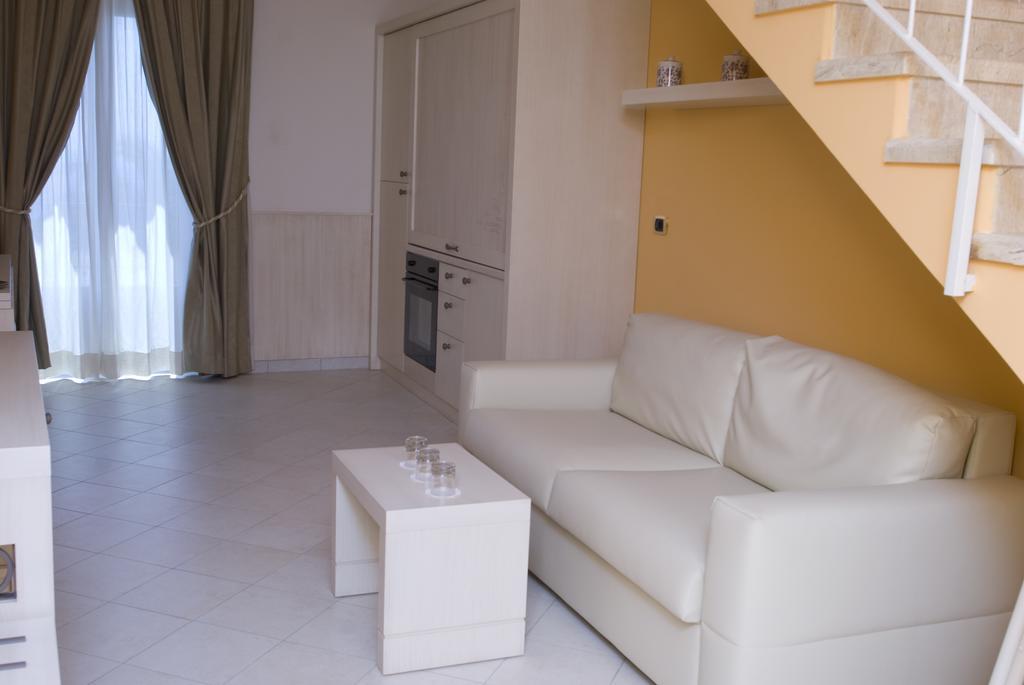 Aparthotel Palazzo Reginella Bovalino Marina Zimmer foto