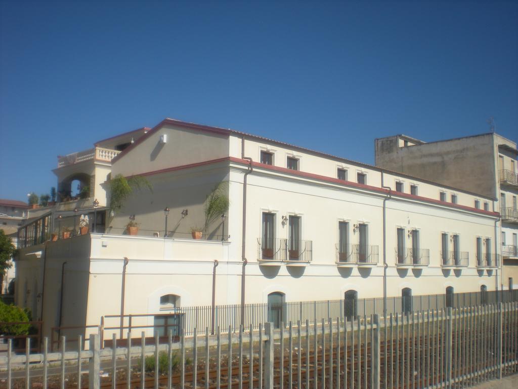 Aparthotel Palazzo Reginella Bovalino Marina Exterior foto