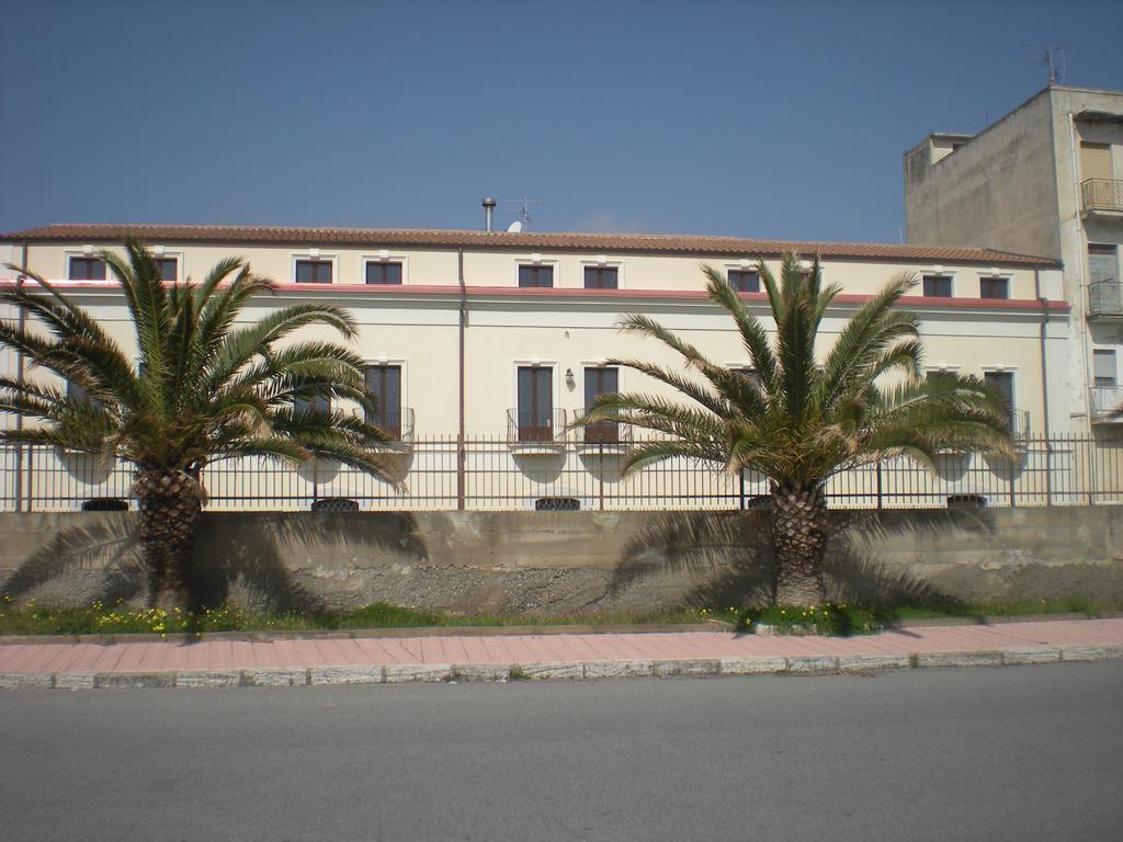 Aparthotel Palazzo Reginella Bovalino Marina Exterior foto