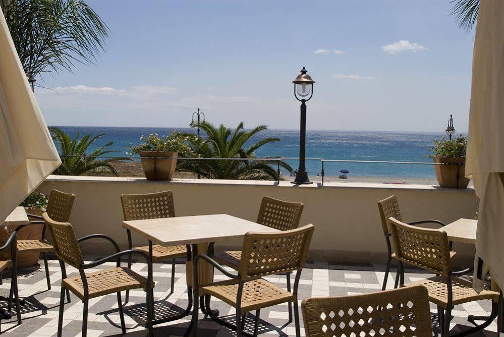 Aparthotel Palazzo Reginella Bovalino Marina Exterior foto